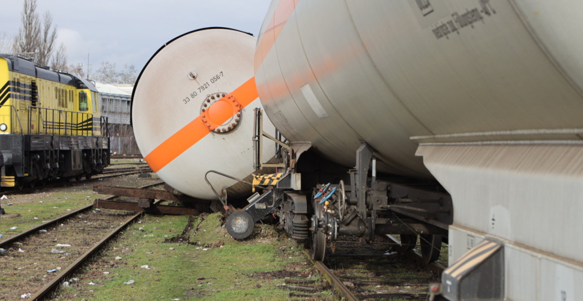 HAOS KOD ZAJEČARA! Čisti se opasna materija iz prevrnutih vagona, vatrogasci na nogama