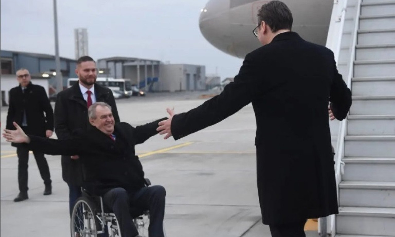 Vučić sa Zemanom na aerodromu: Čast mi je da dočekam ISKRENOG prijatelja SRBIJE