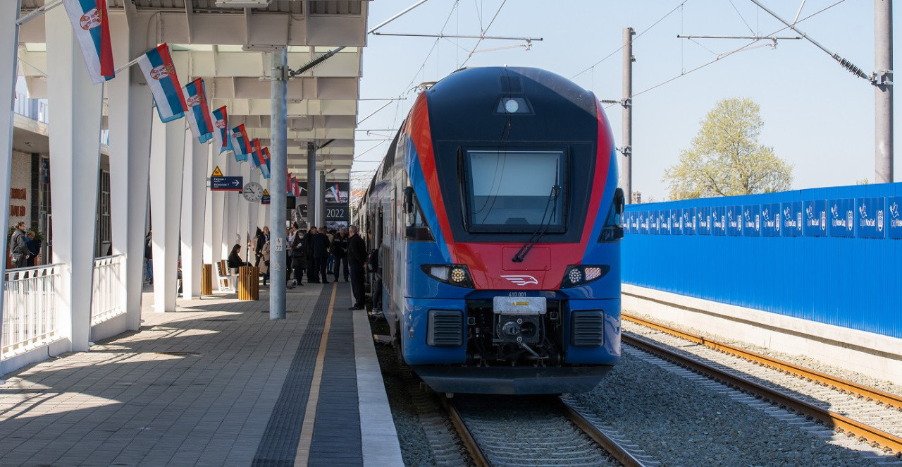 LOPOVI NAPRAVILI HAOS NA ŽELEZNIČKOJ STANICI KOD SUBOTICE Kasne vozovi, oglasili se iz "Infrastrukture železnica"