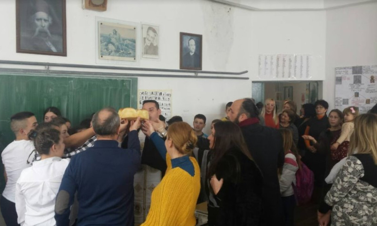 VERONAUKA ne uči decu DA VERUJU u Boga, već šta znače 10 zapovesti