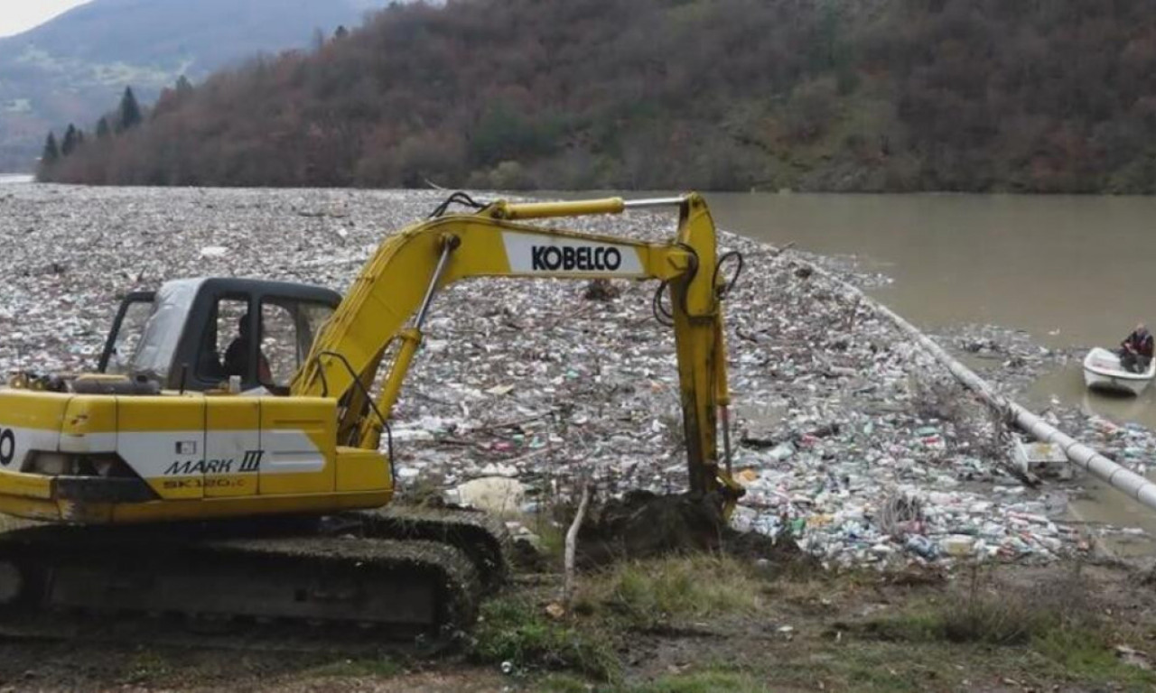 Nema ODUSTAJANJA: Borba sa smećem na reci Lim traje, dnevno se ukloni oko 500 kubika OTPADA