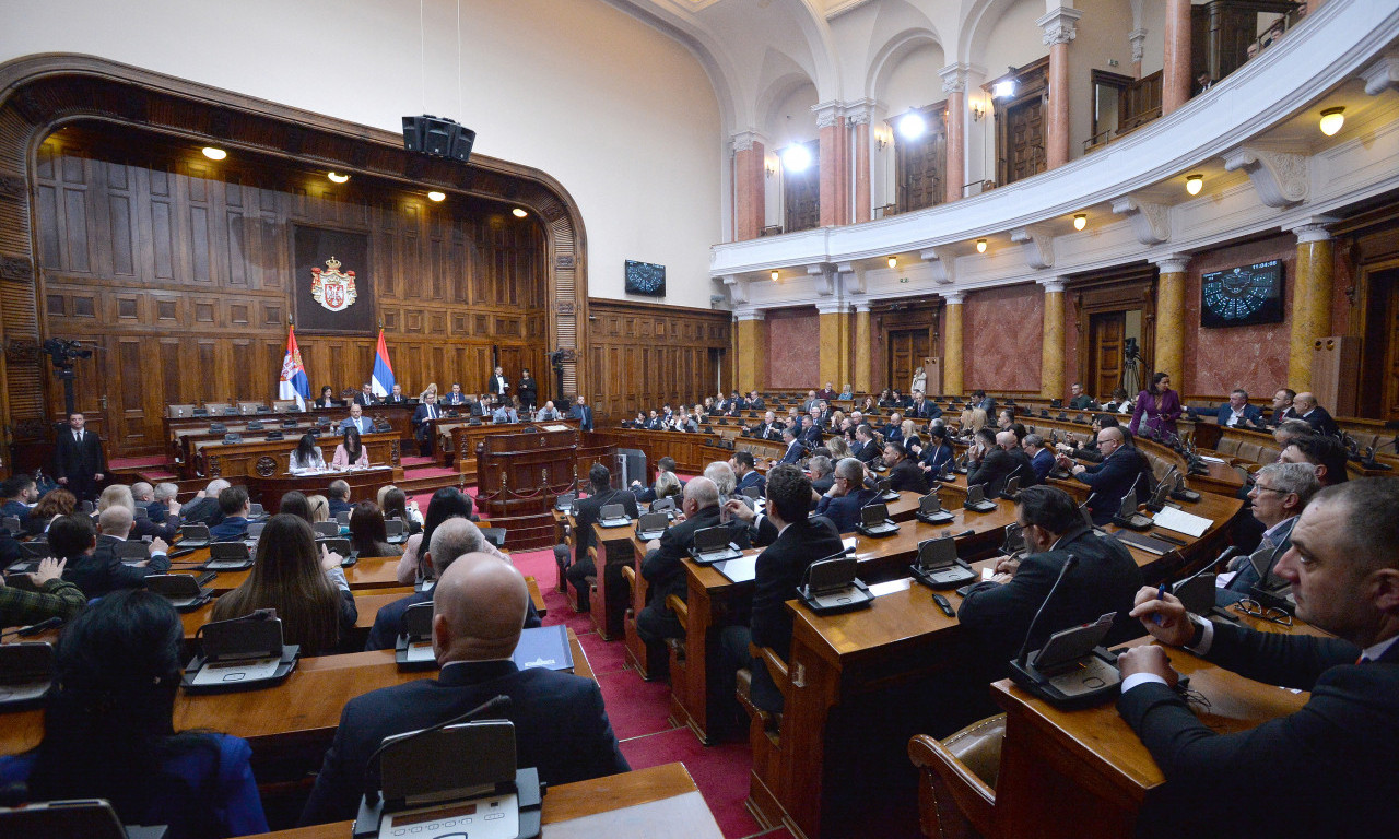 Borba za KOSOVO: Skupština Srbije PRIHVATILA IZVEŠTAJ o pregovaračkom procesu sa PRIŠTINOM