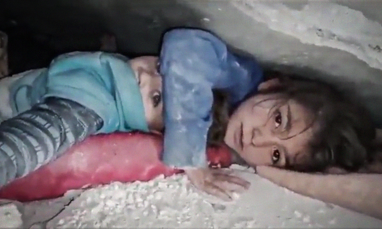 Devojčica SPASENA iz zemljotresa u Siriji šaputala spasiocima: Izvucite me, biću vaša SLUŠKINJA