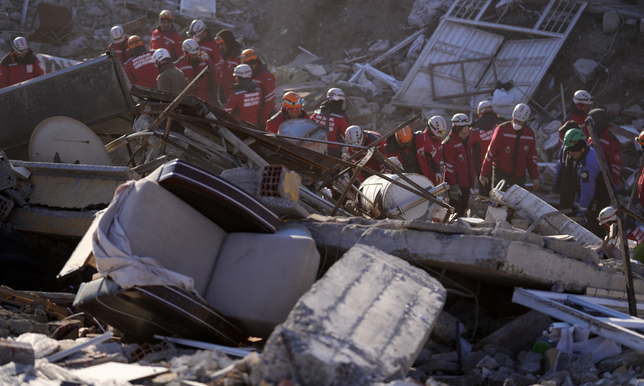 NEVEROVATNA akcija: 60 sati posle zemljotresa SPAŠENO 6 OSOBA, među njima i DETE