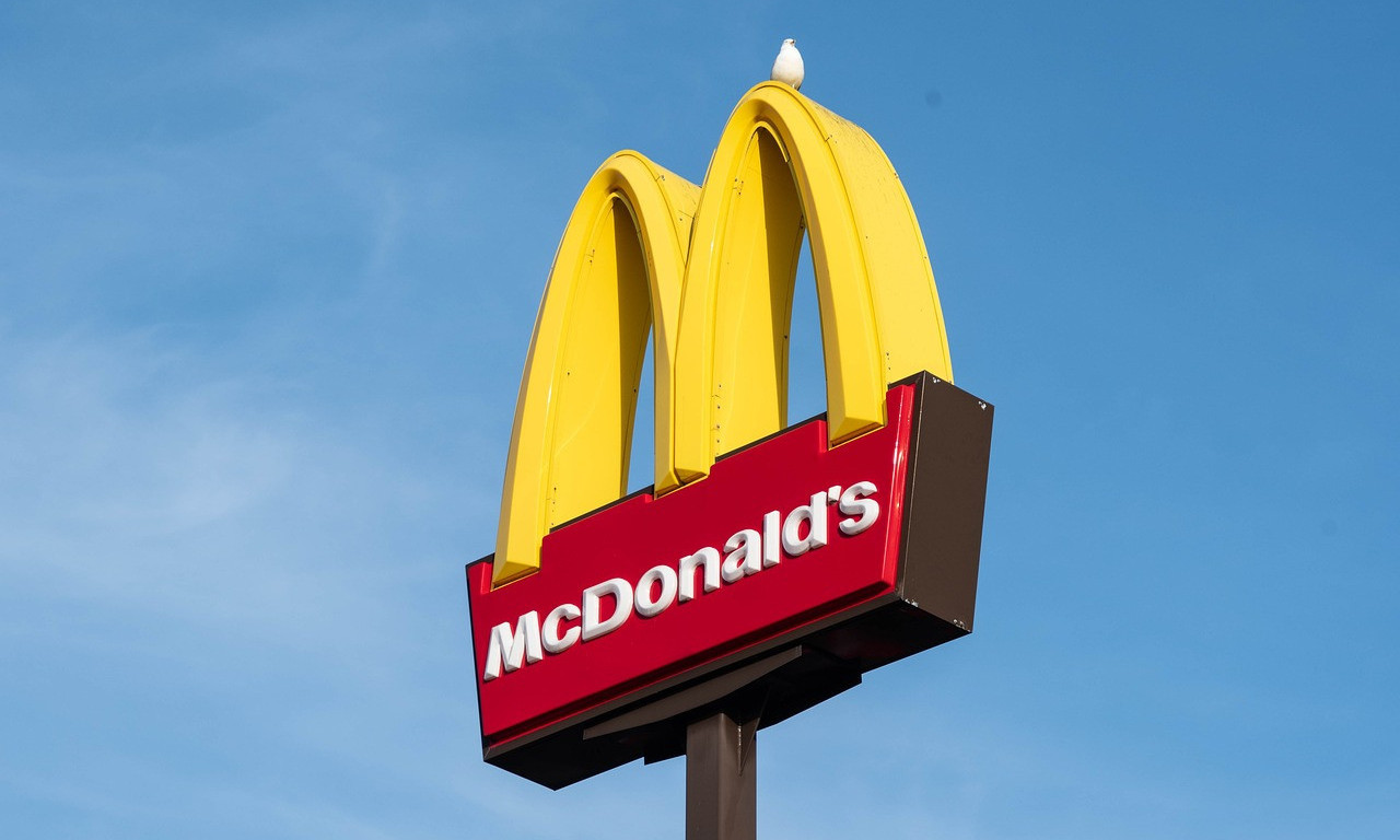 BOJKOTUJU MekDonalds! Opala PRODAJA na Bliskom istoku zbog PODRŠKE IZRAELU