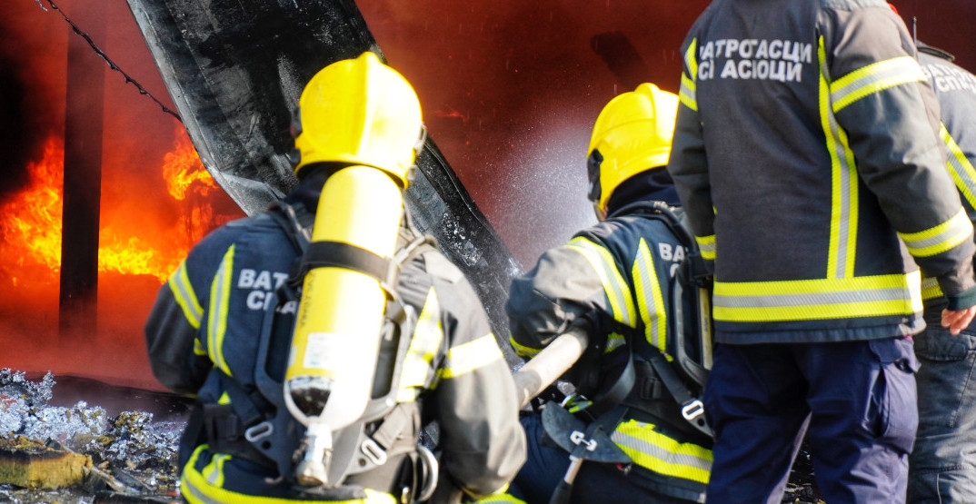 ŠAMPIONU SRBIJE IZGORELA KUĆA Drama u Novom Pazaru, uništena i radionica, svi žele da pomognu (VIDEO)