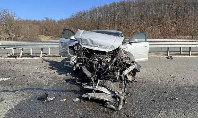 PRVI SNIMAK NESREĆE KOD RUME: Automobil zgužvan do neprepoznatljivosti! (UZNEMIRUJUĆ VIDEO)