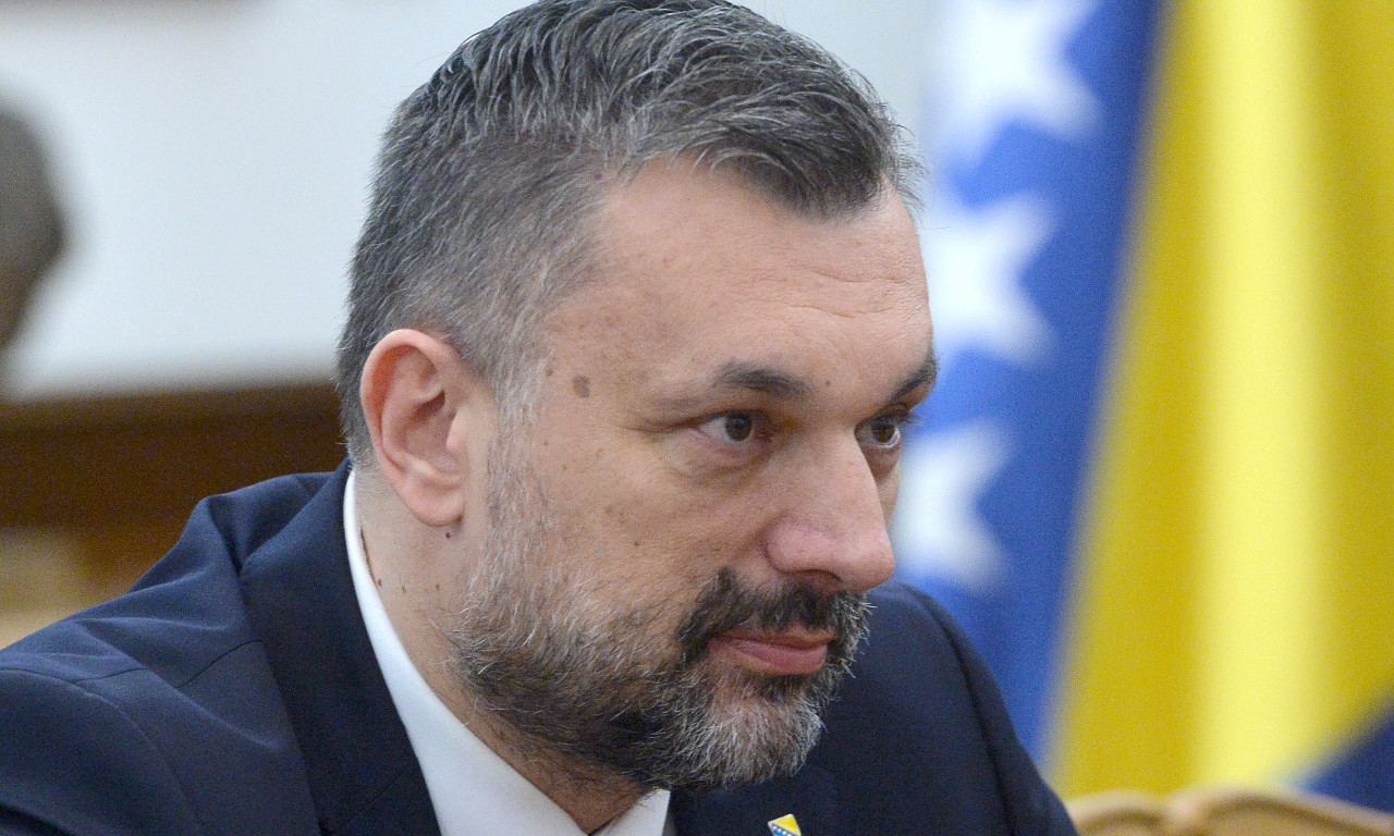 KONAKOVIĆ BRANI SRAMNO SKANDIRANJE! Odbio da se izvini Srbima: ‘Od glave riba smrdi!’