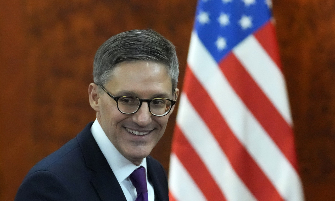 Vučić razgovarao sa Derekom Šoleom: Izbegavati PROVOKACIJE i SUKOBE na KiM