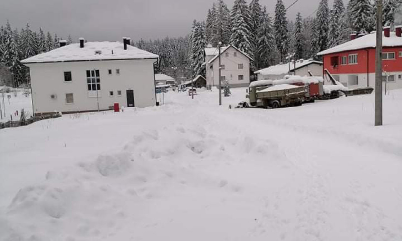 Sneg napravio PROBLEME u RS: Više hiljada ljudi BEZ STRUJE, OTEŽAN i SAOBRAĆAJ