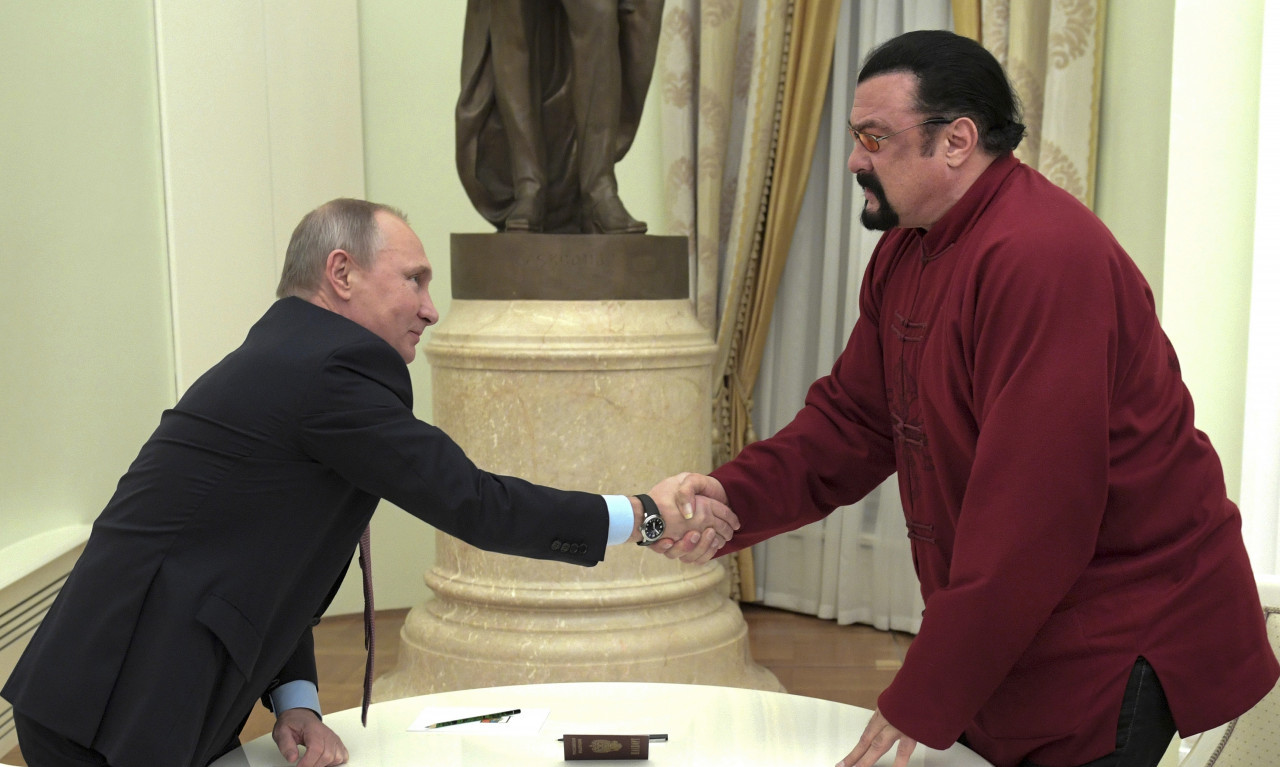 Putin odlikovao Stivena Sigala Ordenom prijateljstva