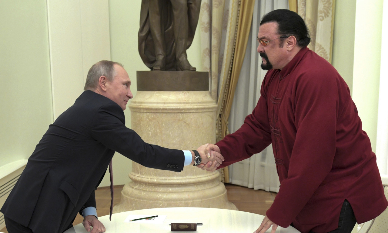 Putin odlikovao Stivena Sigala Ordenom prijateljstva