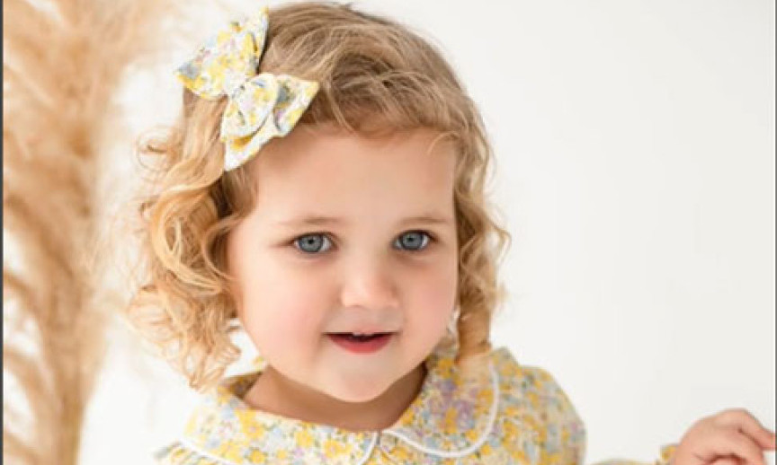 Dečak REKLAMIRA garderobu za DEVOJČICE: Mama postavila SNIMAK na mreže, POČELE DA PLJUŠTE OSUDE