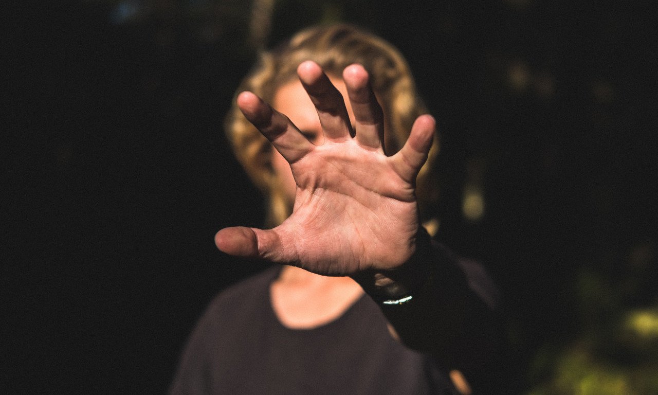 JEZIVO NASILJE U SOKOBANJI Učenik sedmog razreda gurao šipku u analni otvor mlađeg đaka, nasilnik se vraća u školu