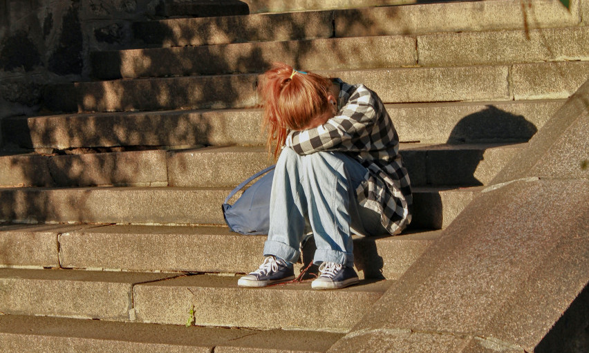 DRUG IZ RAZREDA silovao devojčicu (13) iz Surčina UZ UŽASNE PRETNJE njoj i njenoj porodici