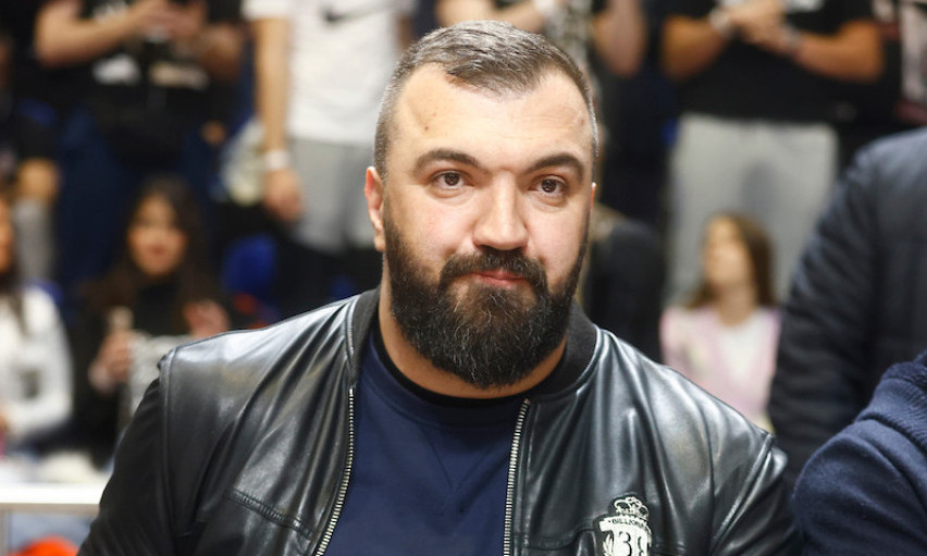 NIKOLU PEKOVIĆA ŽENA PRIJAVILA POLICIJI ZA NASILJE! Haos na Zlatiboru: "Promenio je bravu i pobacao njene stvari"