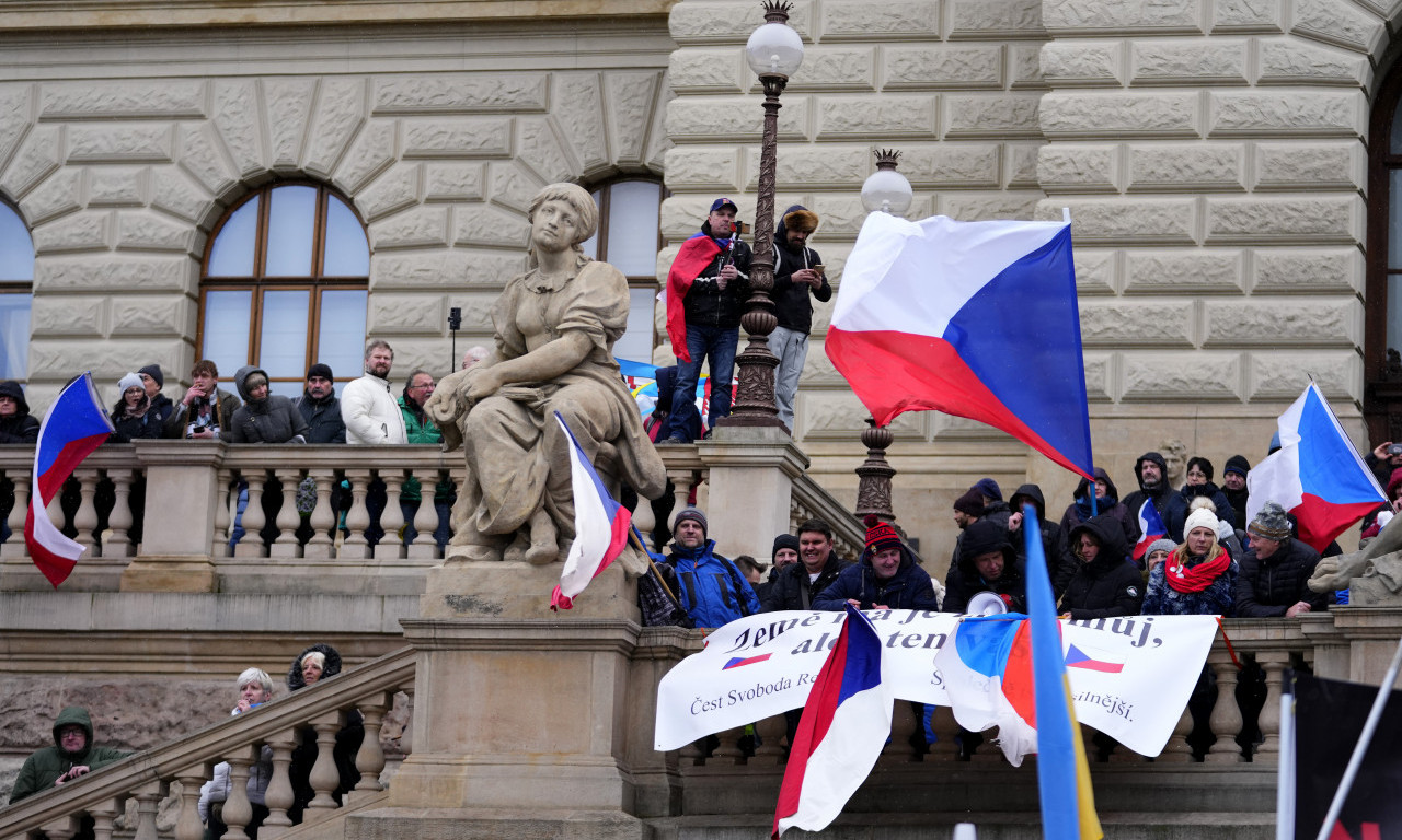 PROTESTI u centru PRAGA: Vlada da prestane VOJNO da podržava Ukrajinu, već da gleda kako NAROD ŽIVI