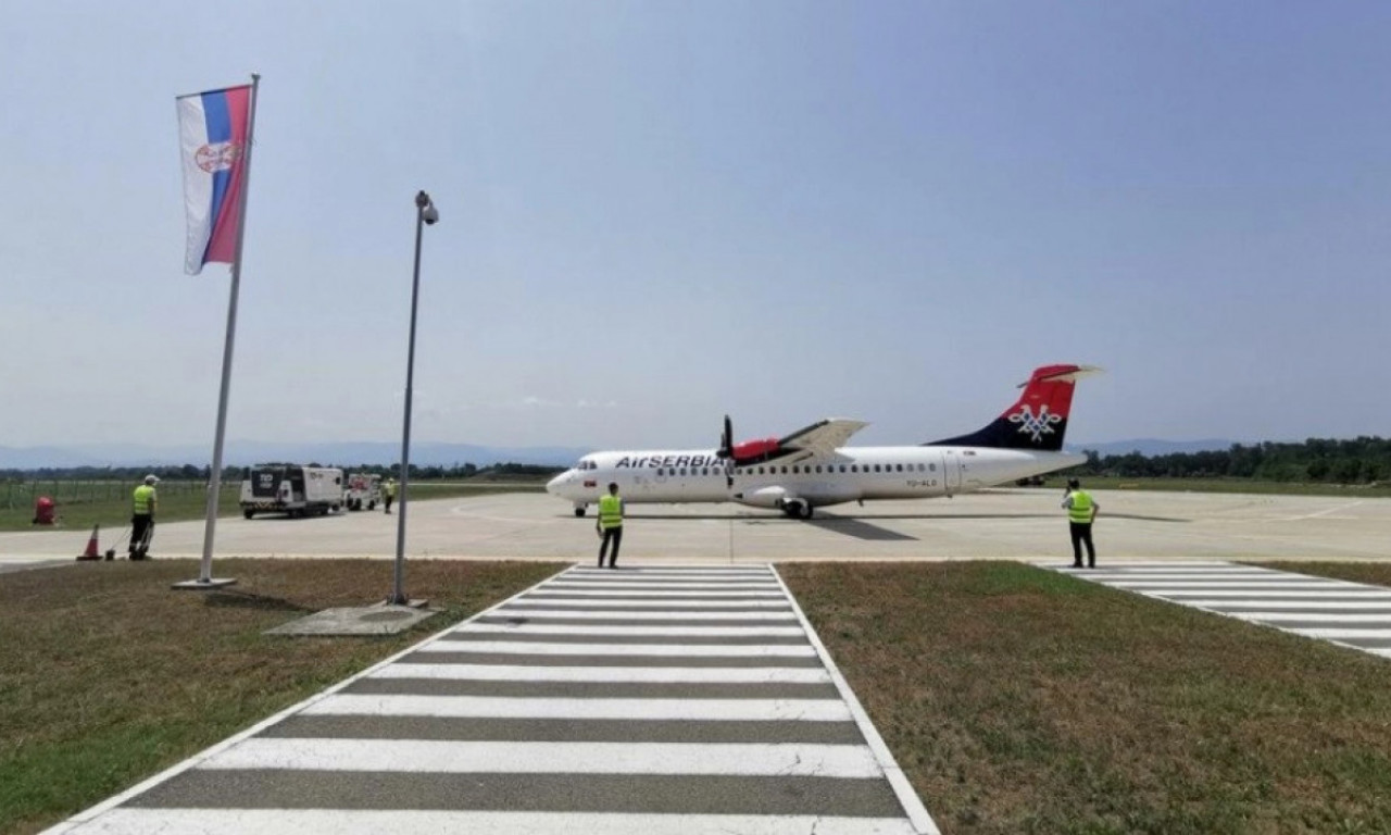 Ponovo RADI aerodrom: Ko hoće iz KRALJEVA na more, IMA LET do Crne Gore