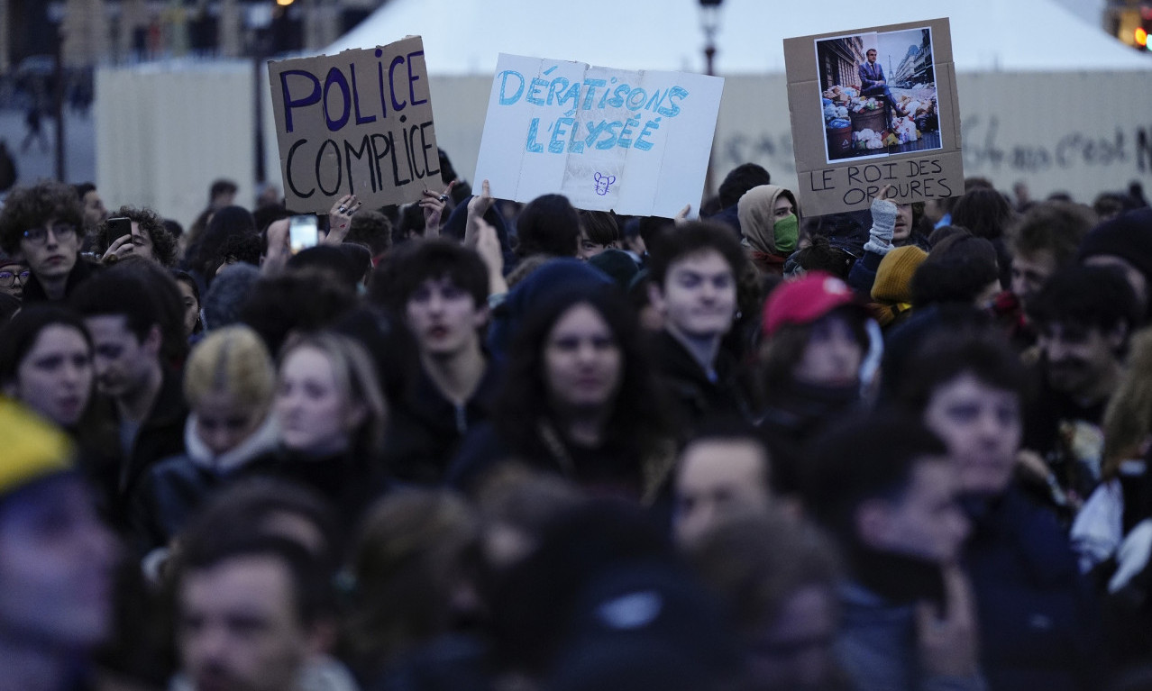 PARIZ ne miruje: Počeo "Marš za mir", FRANCUZI traže istupanje iz NATO