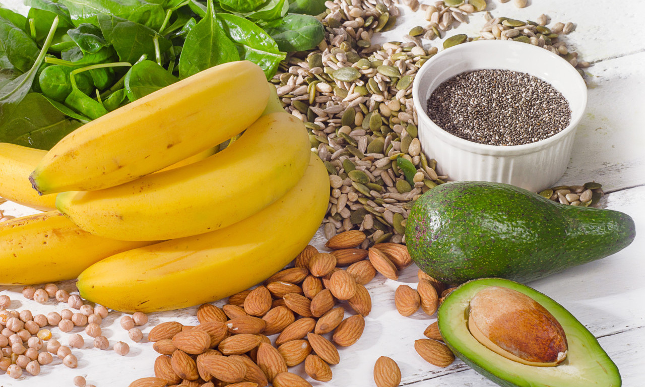 DA LI JE BAŠ NEOPHODNO DA PIJETE TABLETE MAGNEZIJUMA? Mnogi se "kljukaju" vitaminima i mineralima, ali treba da znaju sledeće