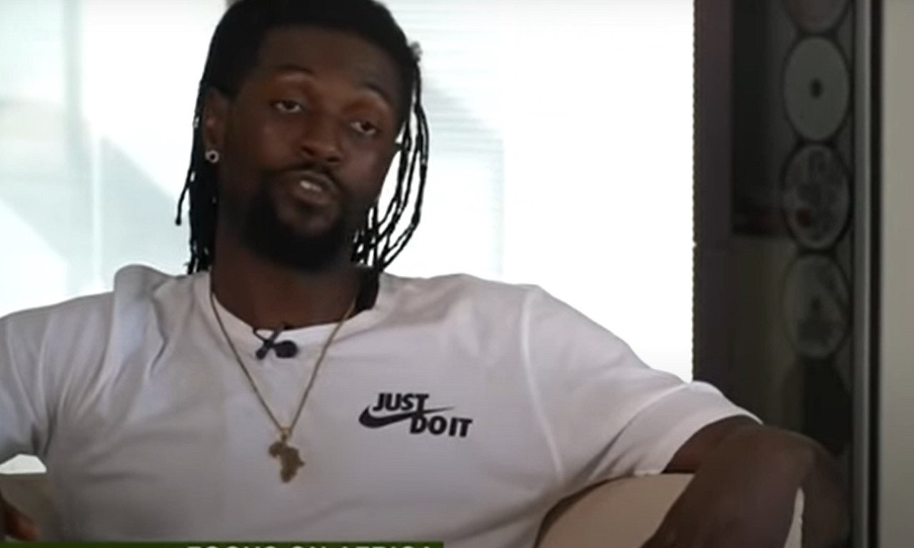 Igrao je i za Real i Mančester siti: ADEBAJOR objavio važnu ODLUKU