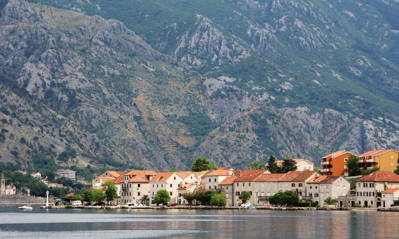 SLOVENCI DOŽIVELI HOROR NA JADRANU Satima plutali u ledenom moru, a onda su videli Ivana!
