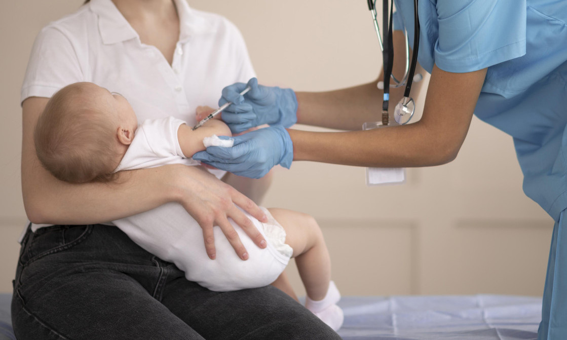ŠOK! UKINUTA OBAVEZNA VAKCINU ZA BEBE Stručnjaci u panici: "Ovo može da ubije decu"