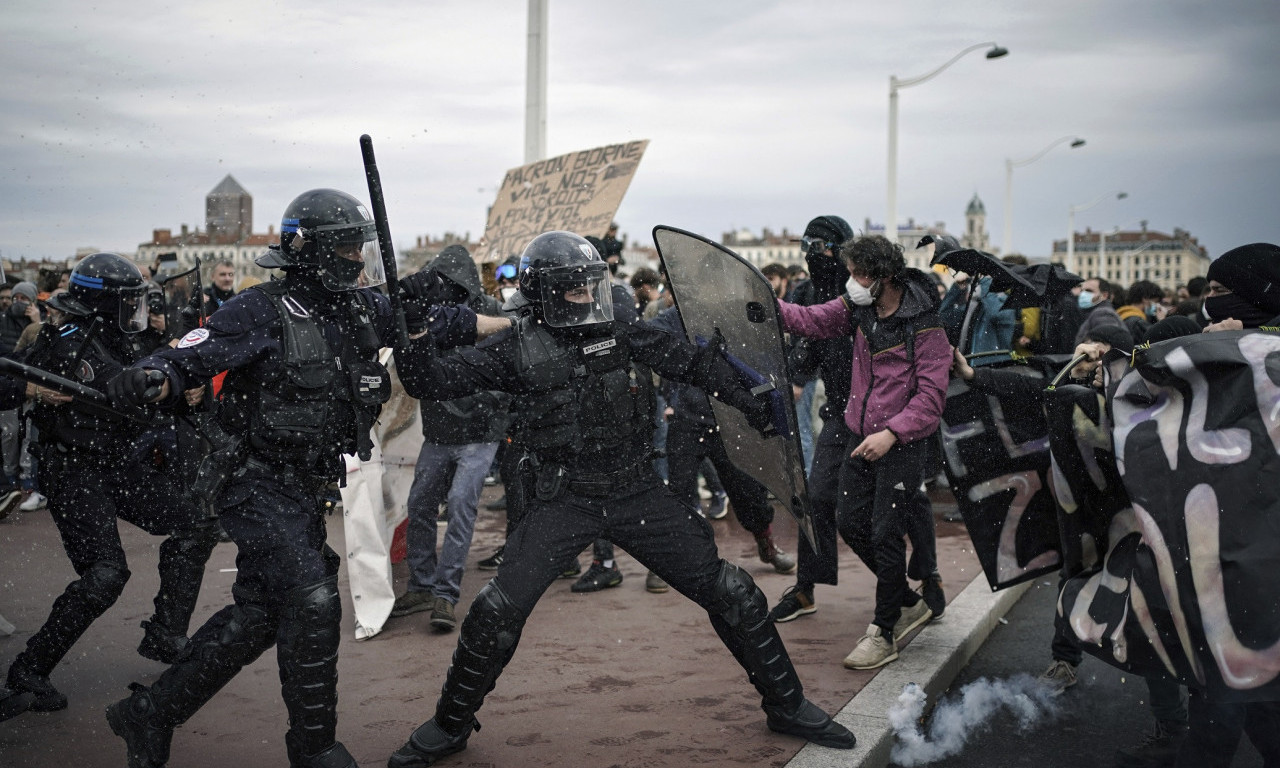 Francuska PROTESTUJE, ali džabe: Vlada ne odustaje od PENZIONE REFORME