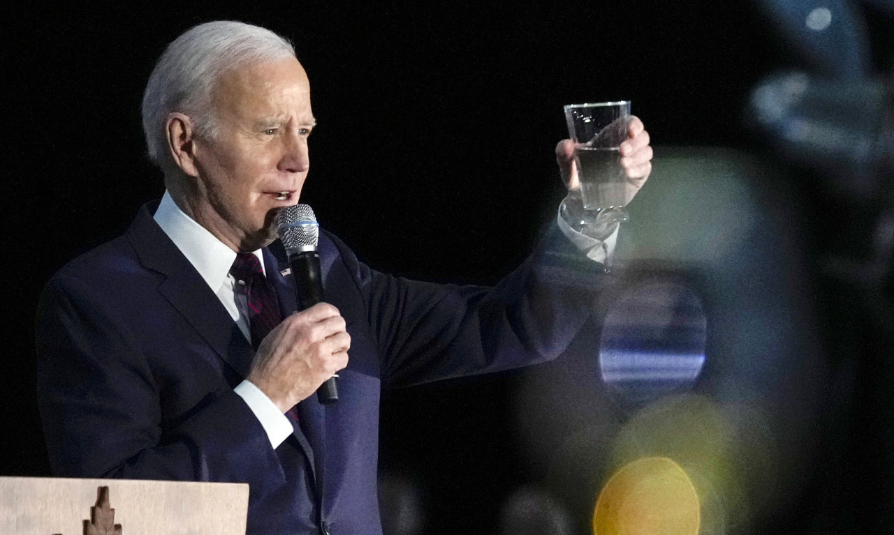 Ovo više NIJE NI SIMPATIČNO, nego SIMPTOMATIČNO: Bajden NADMAŠIO SEBE, usred Otave pozdravio Kinu UMESTO KANADE