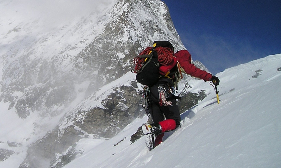 Nije lako ni BITI LOPOV: EKSTREMNO teškom rutom LOPOVI na 2.400 metara visokom vrhu Alpa UKRALI DOBROVOLJNE PRILOGE