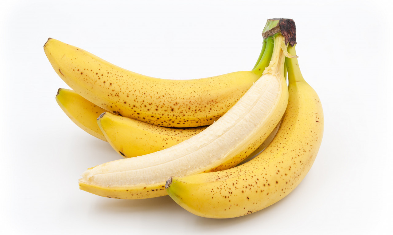 JAPANCI OBJASNILI zašto treba DA JEDEMO TAČKASTE banane