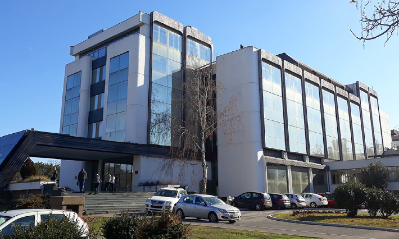 DOJAVA O BOMBI U PRVOM OSNOVNOM SUDU U BEOGRADU! Policija na nogama