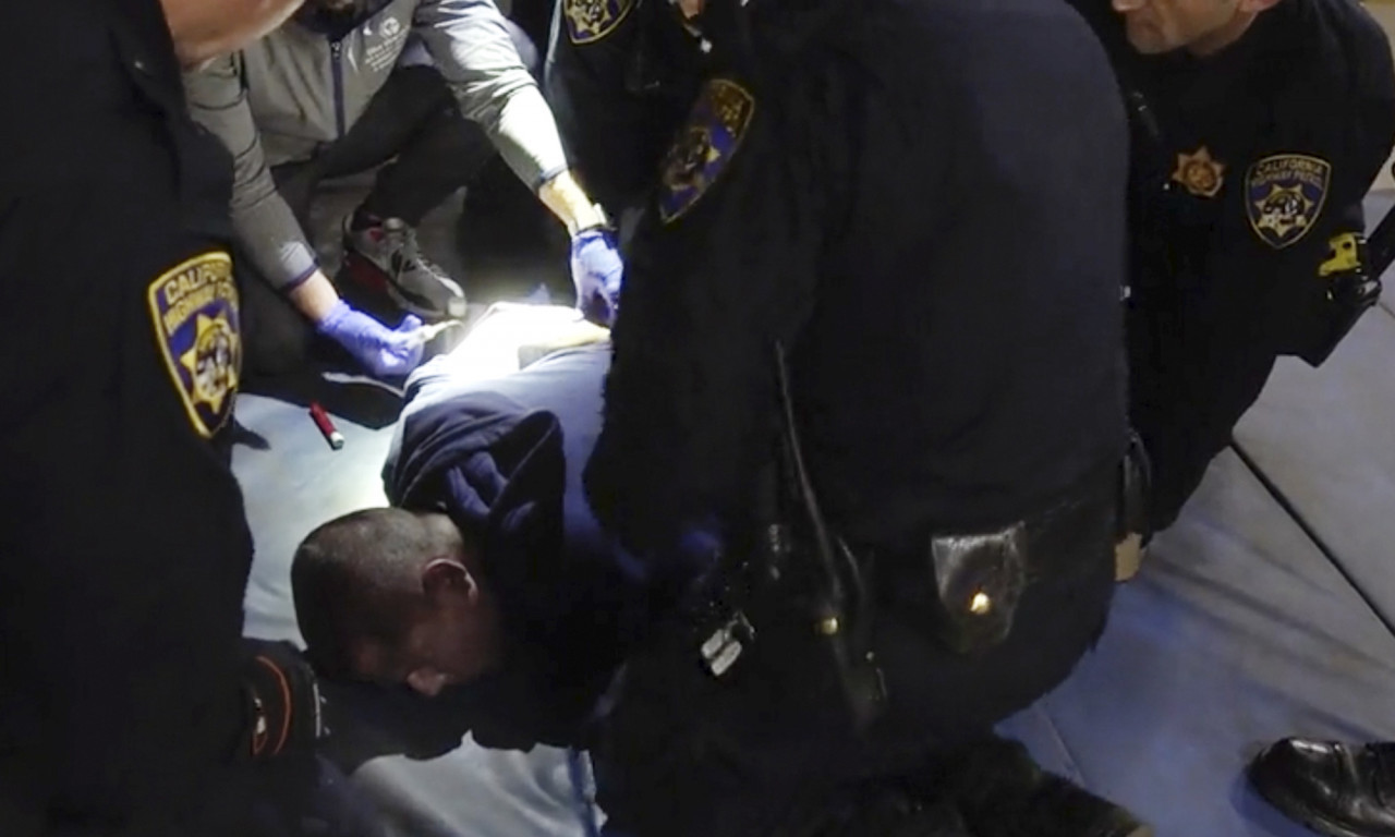HOROR u Kaliforniji: 7 POLICAJACA i medicinska sestra optuženi za UBISTVO iz nehata