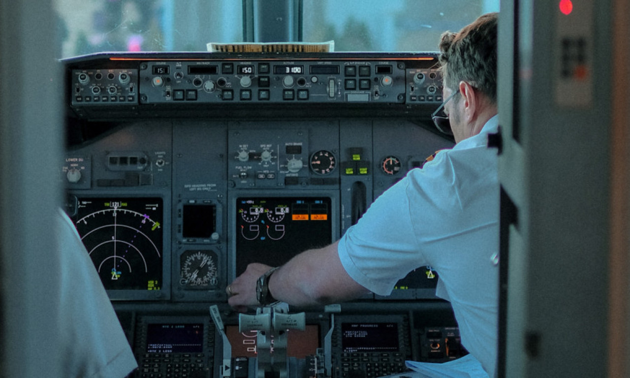 DRAMA NA LETU IZ ZAGREBA Avion leteo samo 20 minuta, pa se hitno vratio na aerodrom! Putnica otkrila šta se dešava