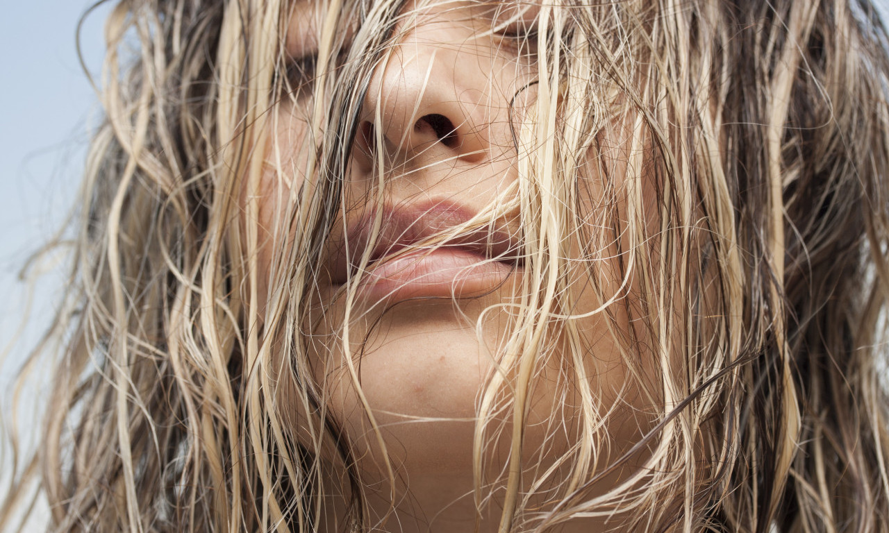 POSVETLITE kosu BEZ UPOTREBE štetnih hemikalija, evo i kako