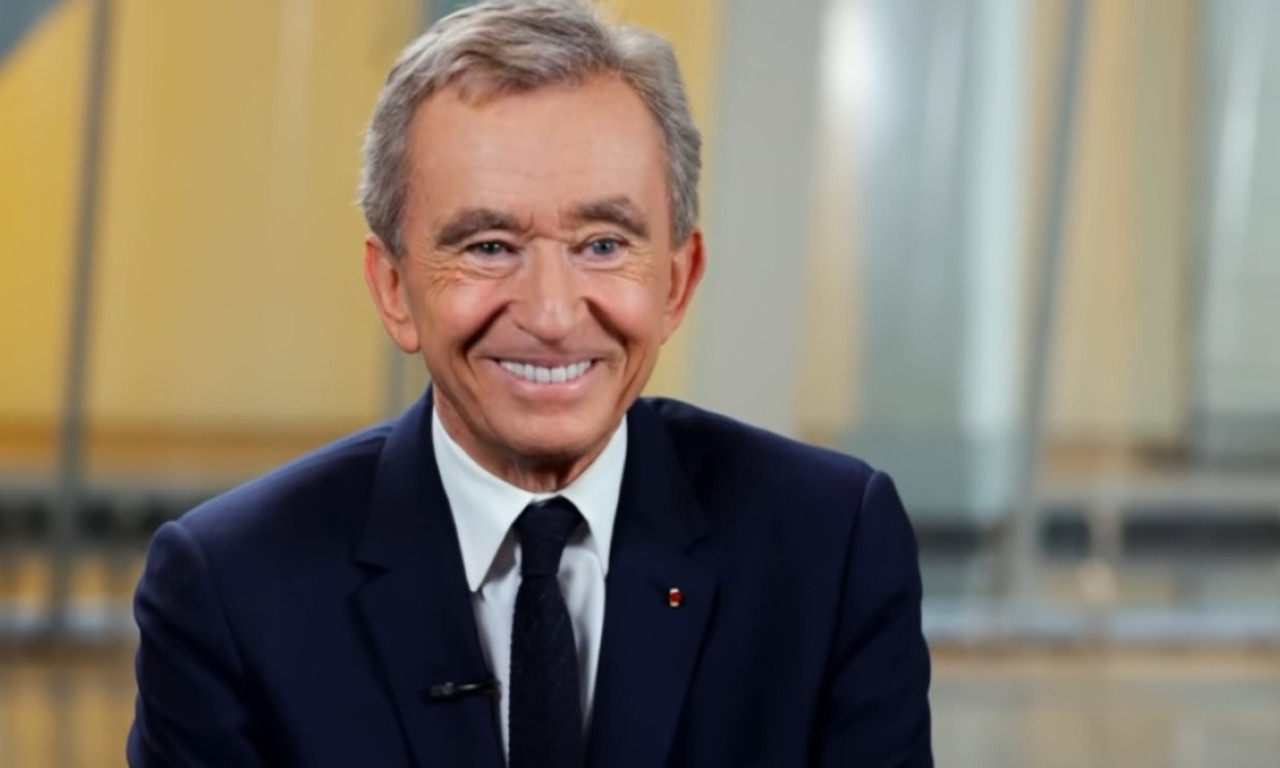 BERNAR ARNO postao treća osoba posle Maska i Bezosa sa BOGATSTVOM OD 200 MILIJARDI DOLARA, biznis mu vode - DECA