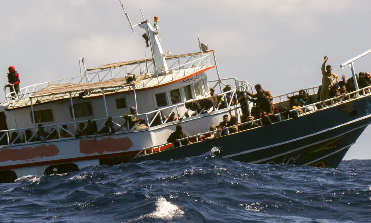 Malta ODBILA da SPASI putnike: Čamac sa 400 migranata i dalje PLUTA
