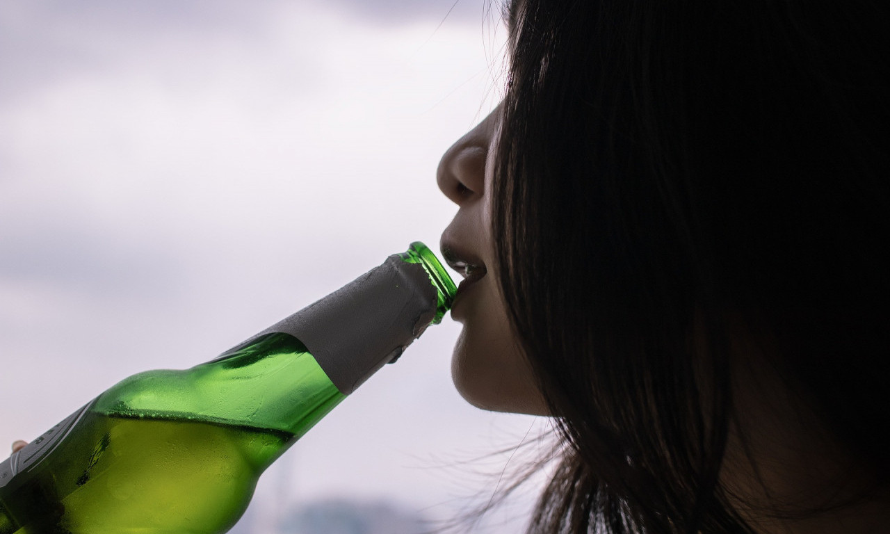 ALARMANTNO STANJE! Šokantni podaci o MLADIMA u Srbiji: Sa 11 godina već kreću sa ALKOHOLOM, a mnogi koriste i E-CIGARETE
