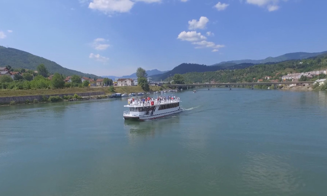 Da li znate šta je SRPSKI ČAROBNI PRSTEN? 100 kilometara vodom, vozom i na tabanima koje se NE ZABORAVLJAJU