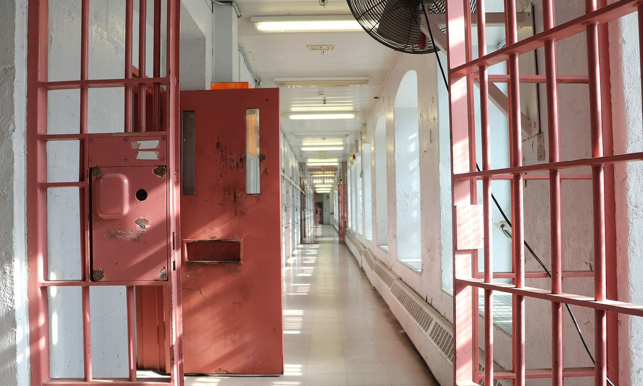 ŠEST GODINA ROBIJE I PAPRENA KAZNA! Sud u Prištini doneo hitnu presudu za Bojana Jevtića