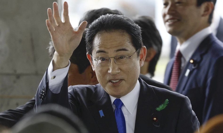 Japanski premijer postavio SINA za pomoćnika, pa ga SMENIO