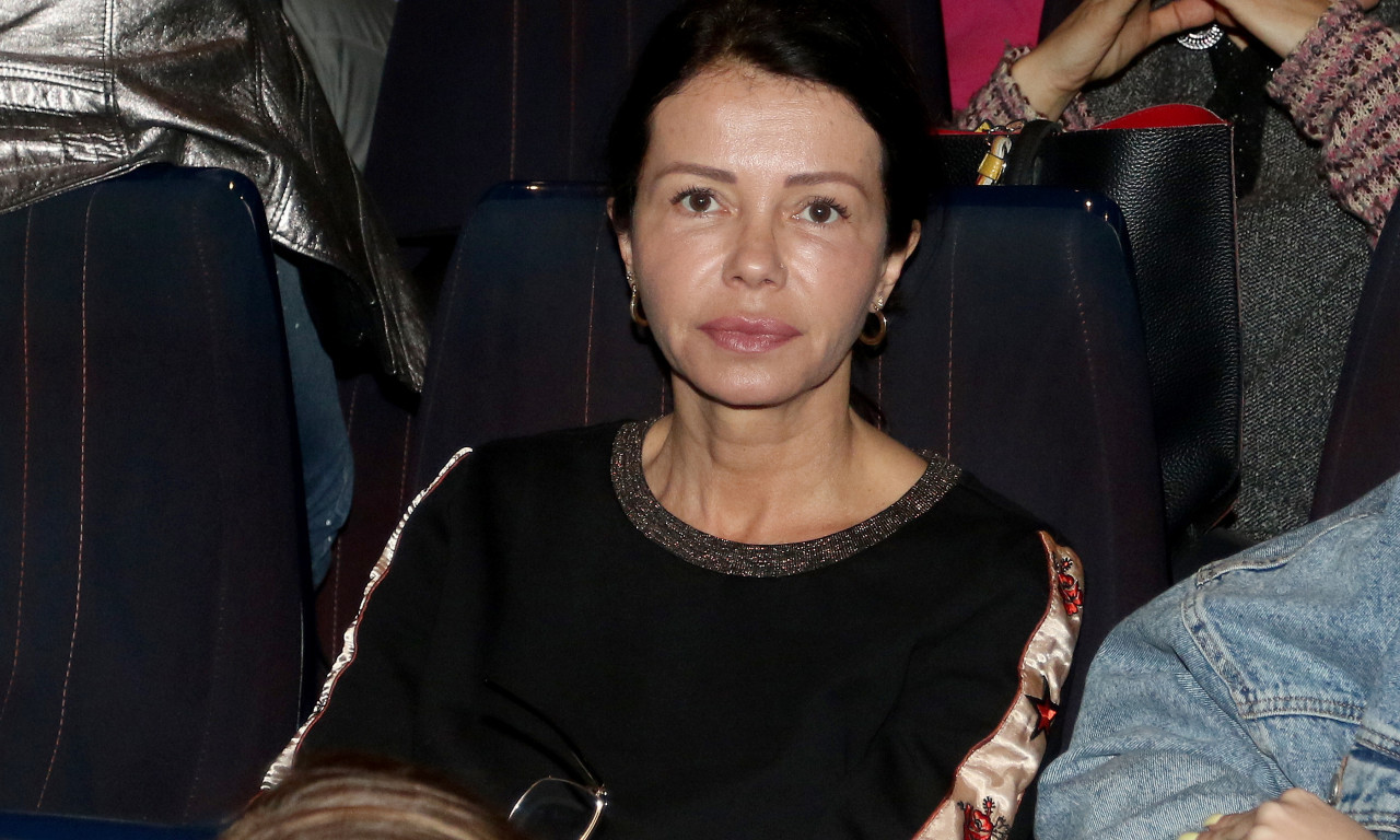 Jelena Bačić Alimpić POLOMILA RUKU: Književnica završila u GIPSU, pa otkrila kako se to desilo