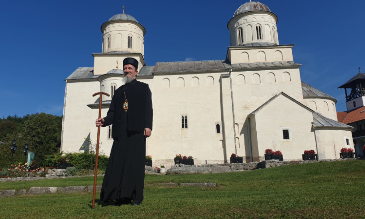 SVETE, oseti radost POBEDE: Episkop mileševski na VASKRS poručio da bez HRISTA ne možemo da OSTANEMO čvrsti
