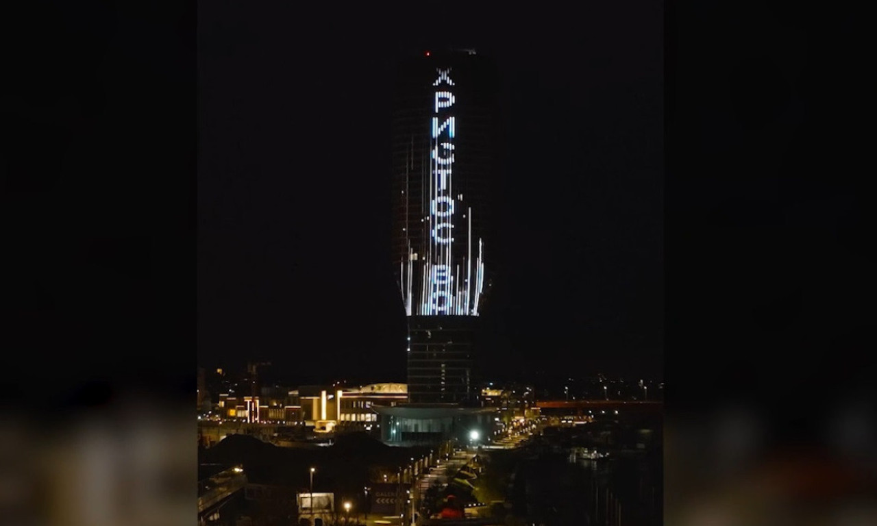 Stigla i SVETLEĆA čestitka: Hristos VASKRSE i sa KULE Beograd