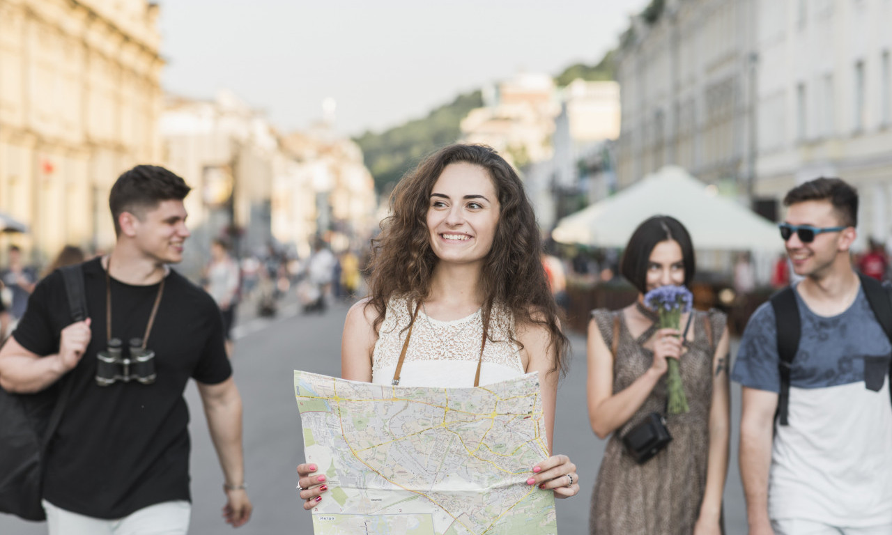 Šta stvarno STRANI VODIČI govore TURISTIMA iz sveta kada im POKAZUJU Srbiju? To, nažalost, NIKO NE ZNA