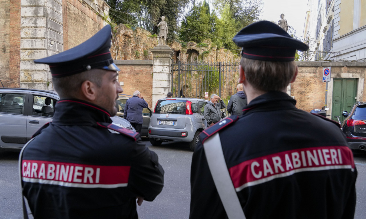 Crnogorski maturanti PRETUKLI PORTIRA ispred hotela u ITALIJI: Policija ODMAH REAGOVALA