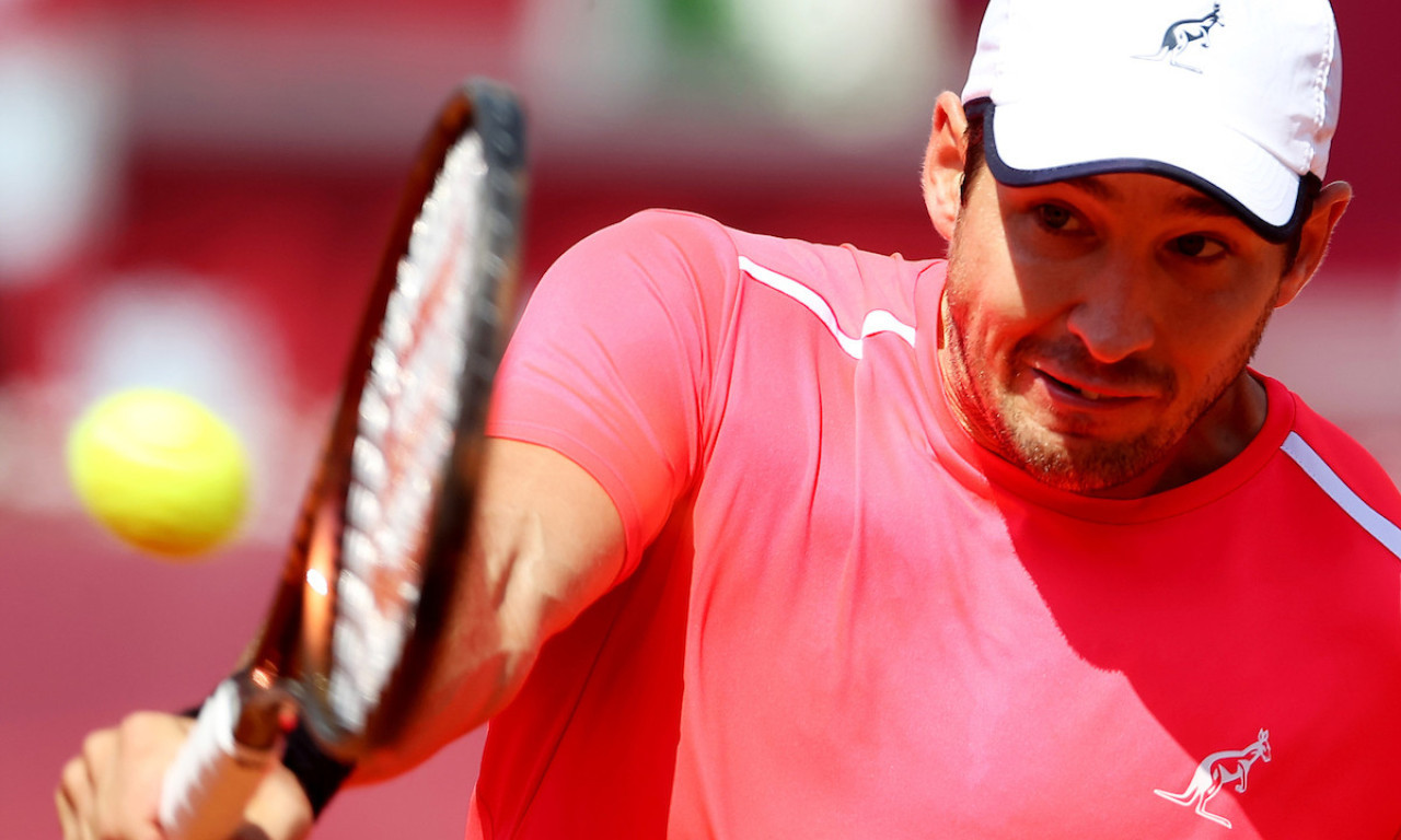 OVAKO JE LAJOVIĆ PROŠAO KROZ STAKLO I POSEKAO SE PO LICU Oglasili se iz Saveza o detaljima povrede