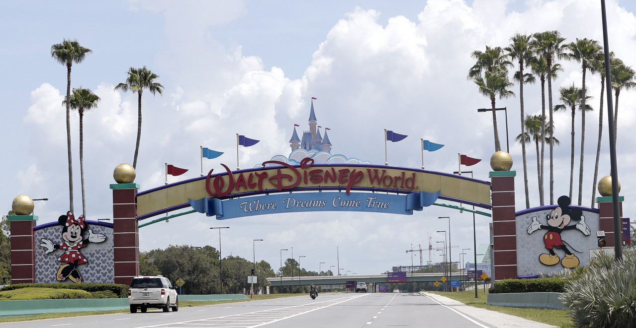 DIZNI SMANJUJE TROŠKOVE Planira da ukine 1.000 radnih mesta