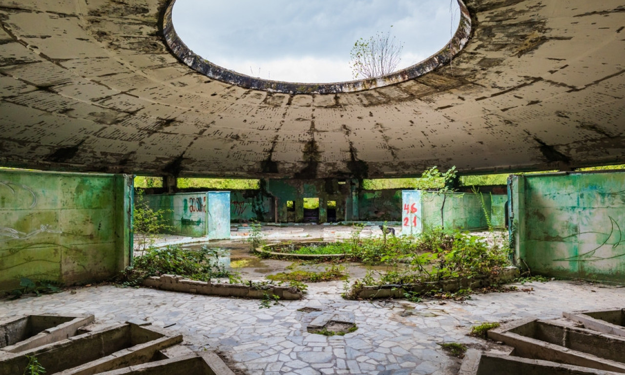 Činjenica: SRPSKE BANJE PROPADAJU - da li ih treba RASPRODATI i šta (ni)smo NAUČILI od privatizacije?