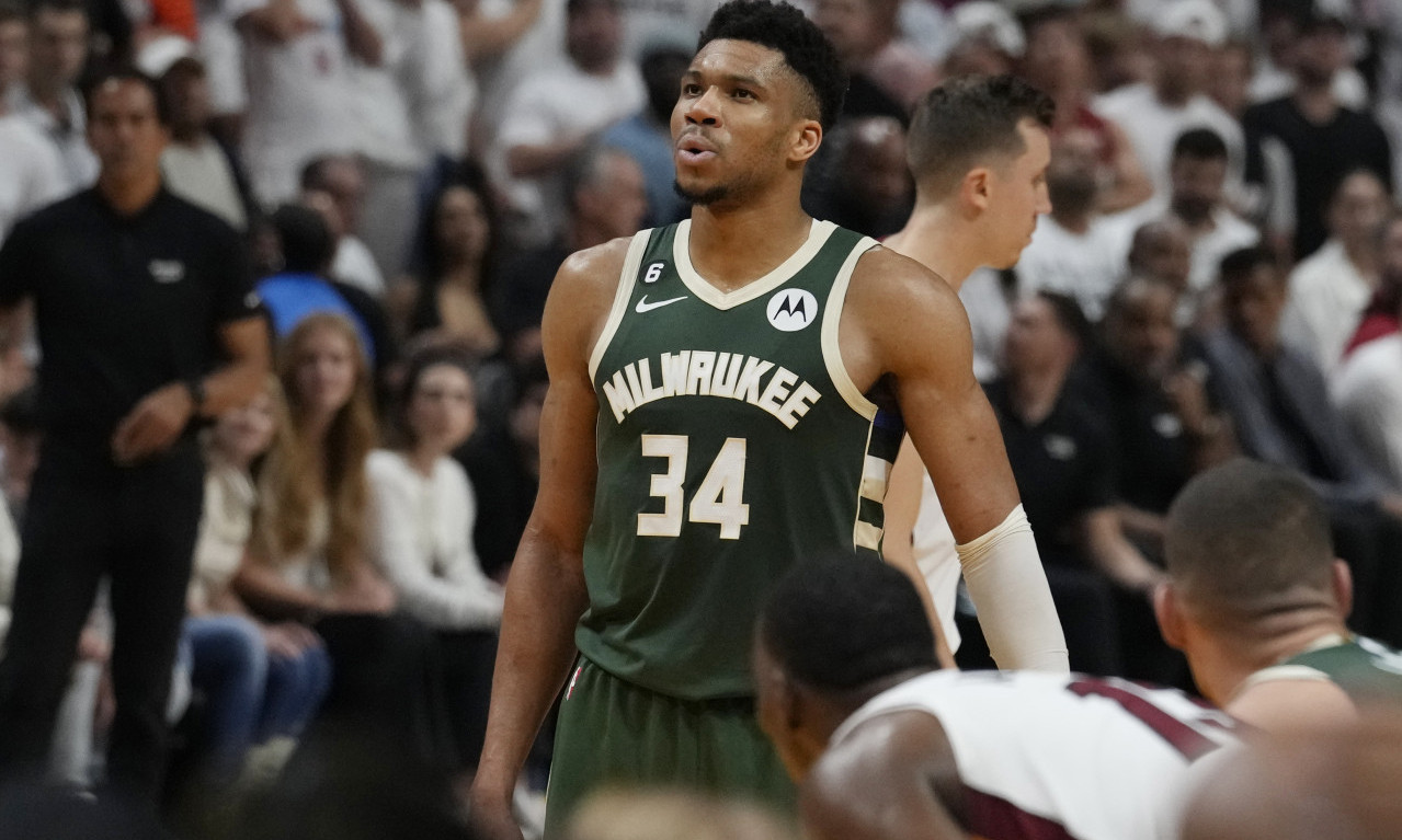 USKORO RASTANAK Janis obrisao Milvoki sa svih društvenih mreža - spreman za dres Lejkersa?